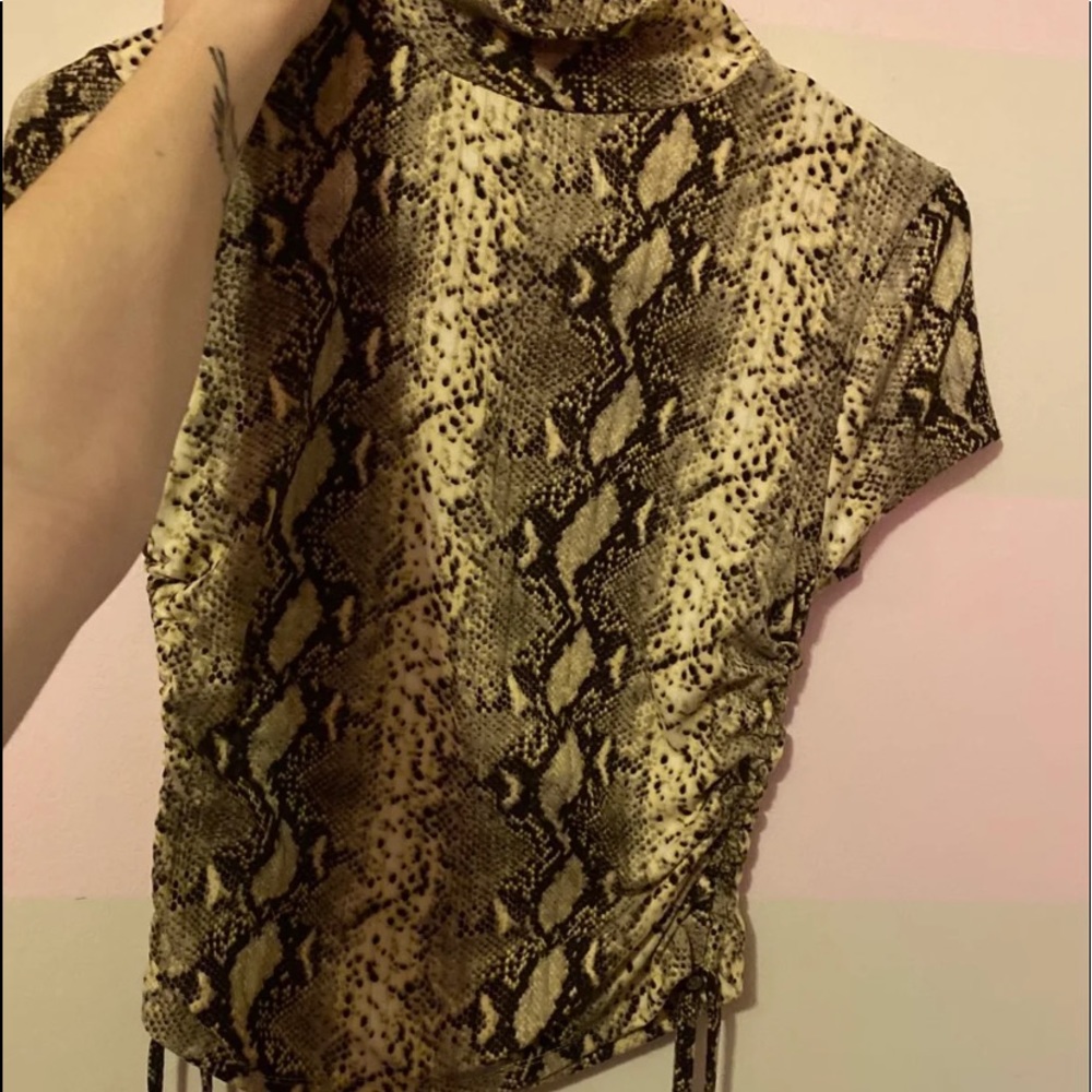 Snakeskin tshirt